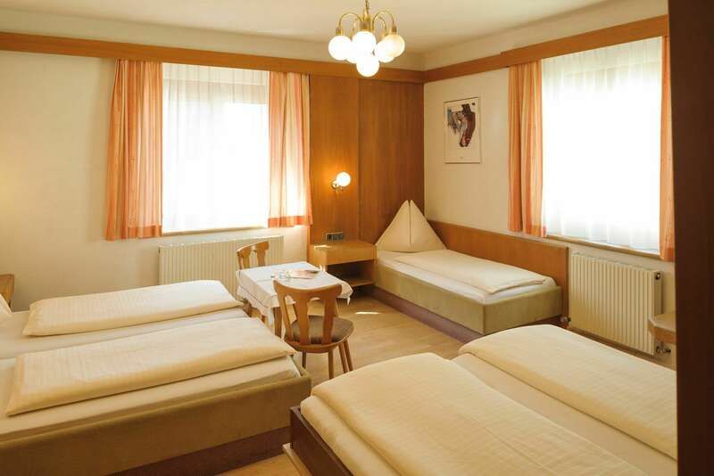 Five-bed room Innsbruck